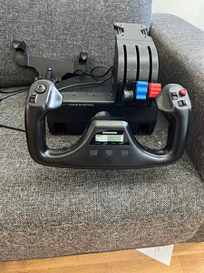 Logitech Saitek Yoke System + Thrustmaster Rudder Pedals (1 foto / 3)