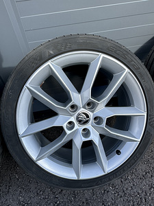 M: Skoda octavia rs veljed 18” (2 foto / 9)