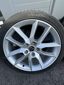 M: Skoda octavia rs veljed 18” (3 foto / 9)