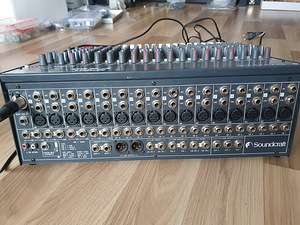 Helipult Soundcraft FX16II Lexiconi effektidega (2 foto / 2)