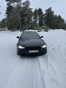 Продается Audi A4 Sportline 2012 (2 фото из 3)