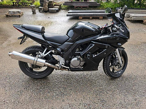 Продается Suzuki SV650S (3 фото из 5)