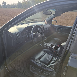 Kia Sorento 2007 (4 foto / 10)