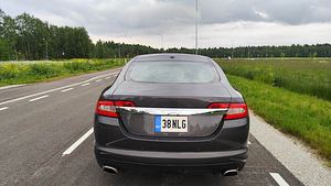 Jaguar XF V8 Supercharged (4 foto / 13)
