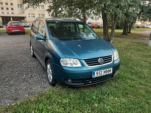 Vw touran 2.0 tdi AZV 100kw (2 foto / 5)