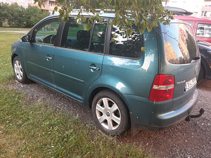 Vw touran 2.0 tdi AZV 100kw (3 foto / 5)