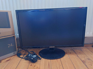 Monitor Samsung 24" S24D330 (1 foto / 2)
