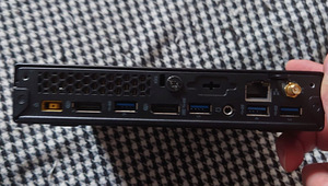 Lenovo ThinkCentre M900 Tiny Mini ПК (4 фото из 4)