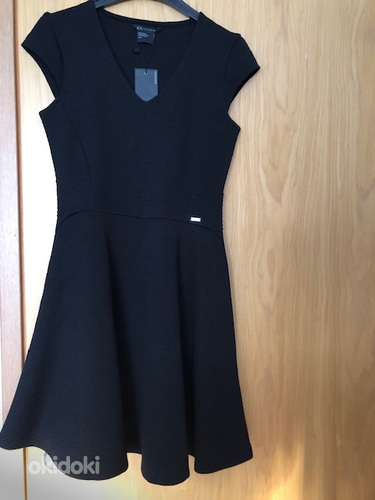 Müüa uus Armani kleit (foto #1)
