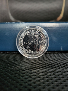1 oz UK Britannia hõbemünt (erinevad) (3 foto / 10)
