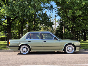 BMW E30 318i 125кВт (6 фото из 11)