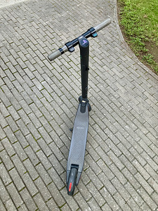 Elektritõukeratas Ninebot Kickscooter ES2 (3 foto / 6)