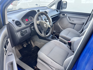 Volkswagen Caddy 1.9TDI (9 фото из 10)