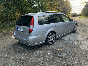 Ford Mondeo St220 (2 foto / 7)