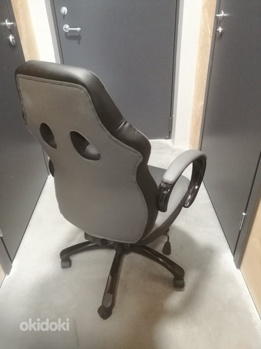 Продается компьютерное кресло (фото #2)