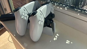 2x Sony DualSense PS5 Wireless Controller + laadimisalus (1 foto / 6)