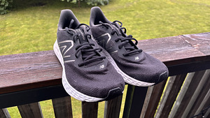 New Balance tossud 44 (1 фото из 6)