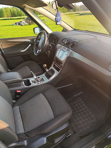 Ford galaxy (2 фото из 8)