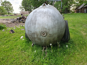 Müüa ratastel mahuti (2 foto / 3)