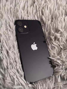 iPhone 12 мини 64 ГБ (3 фото из 5)