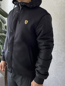 Siltidega uus Ferrari soe sügisjope (1 foto / 4)