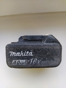 Makita aku 18v 4,0 Ah. (2 foto / 3)