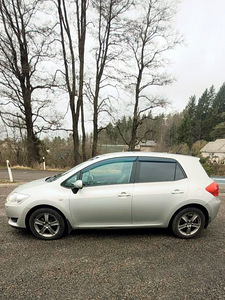 Toyota Auris 2008 1.6 91kW (3 foto / 9)