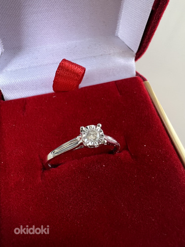 Кольцо белого золота с бриллиантом 18 размер (фото #1)