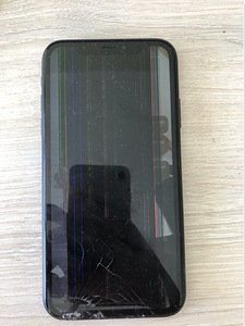 iPhone xr 128gb (1 foto / 2)
