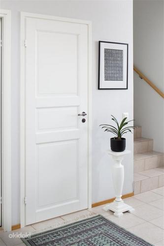 МАССИВНАЯ межкомнатная дверь из массива дерева белая (фото #1)