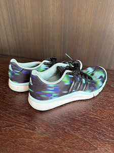 Adidas treeningjalanõud (1 foto / 3)