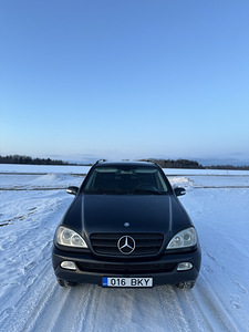 MERCEDES-BENZ ML 270 CDI (5 foto / 9)
