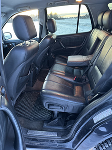 MERCEDES-BENZ ML 270 CDI (8 foto / 9)