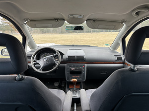 Seat Alhambra (9 foto / 11)