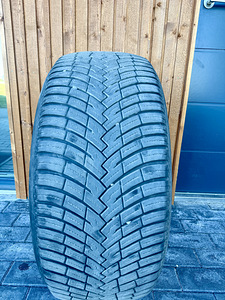 Pirelli lamellrehvid 255/50/19 (2 foto / 6)