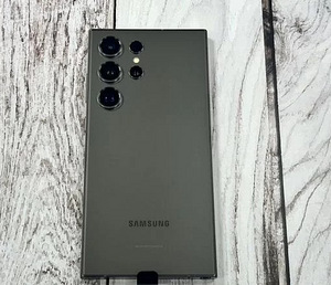 Samsung Galaxy s24 ultra 12gb/1Tb (1 foto / 7)