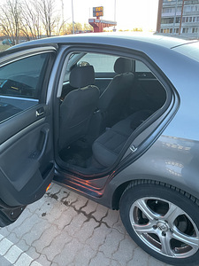 VW Jetta 2006 1.6 бензин МКПП 6ст (5 фото из 7)