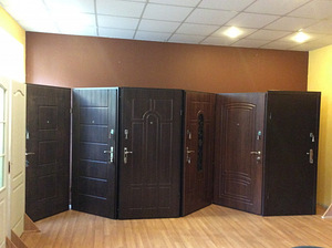Metāla durvis dzīvoklim (1 foto no 3)