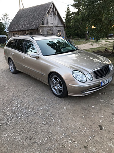 Продать Mercedes-Benz E220 110KW 2003 г. (4 фото из 6)
