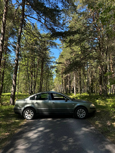 Volkswagen Passat 1.9d 96kw (2 foto / 9)