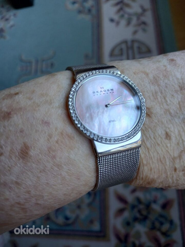 Наручные часы с перламутровым циферблатом Skagen (фото #4)