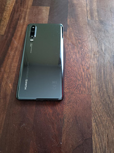 Huawei P30 (3 foto / 3)