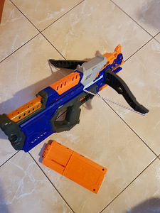 NERF (2 foto / 3)