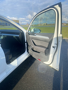 Продажа автомобиля VOLKSWAGEN PASSAT B8 (13 foto / 15)
