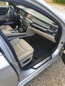 BMW 730 180kw 2010 (5 foto / 10)