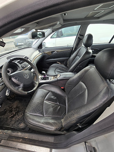 Mercedes-Benz w211 2.6i manual (4 foto / 8)