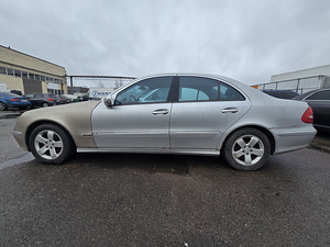 Mercedes-Benz w211 2.6i manual (6 foto / 8)