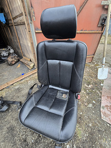 Mercedes-Benz w211 Istme- ja uksekaardid (2 foto / 8)