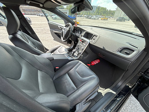 Volvo V60 (11 фото из 13)