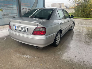 Honda Accord (4 foto / 6)